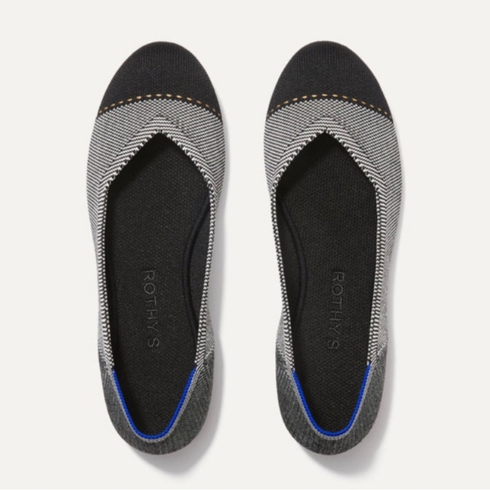 HPx3!! 🎉🎉 EUC Rothy’s The Flat Grey Mist Captoe. Size 7. - Picture 2 of 7